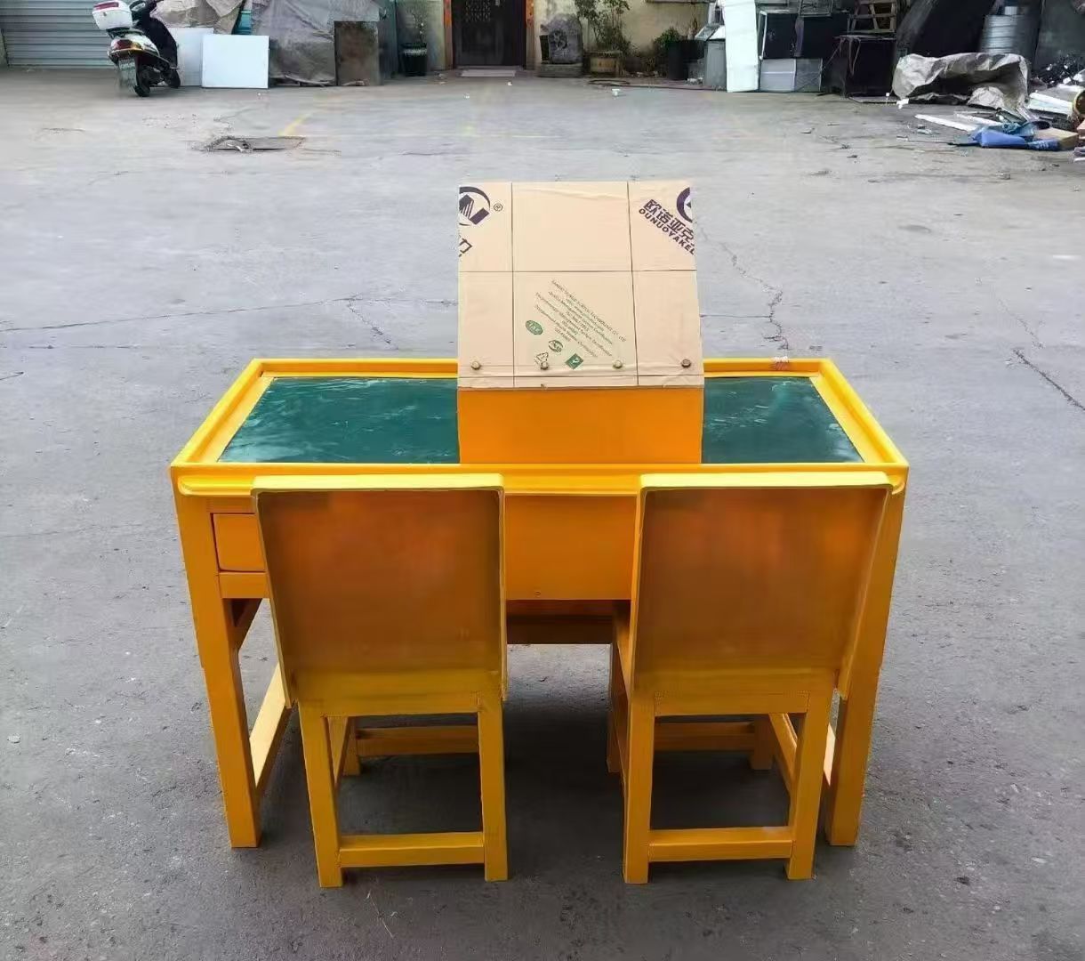长寿防静电导通桌井下煤矿火工品发放桌：危险品流转的安全守护者